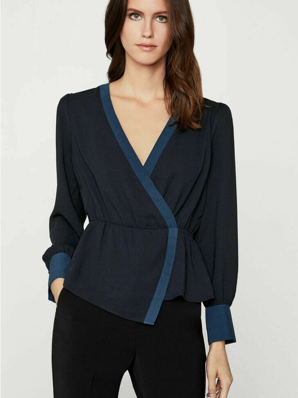 BCBG Max Azria Asymmetrical
Long Sleeve Gathered Waist Faux
Wrap Top